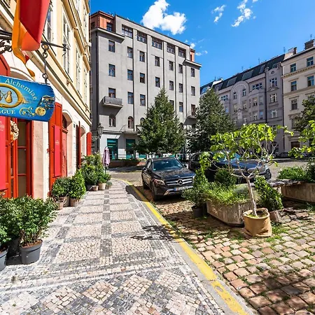 Utulny Se 2 Loznicemi Na Novem Meste Apartment *