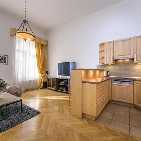 Utulny Se 2 Loznicemi Na Novem Meste Prag