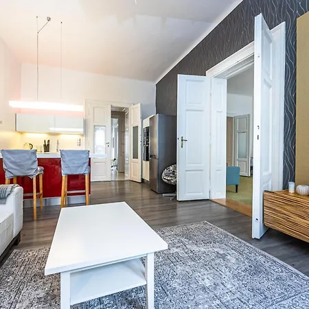 Apartment Wishlist Old Residences - Hastalska