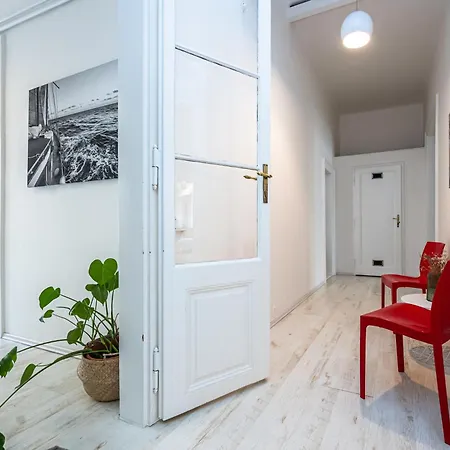 Wishlist Old Residences - Hastalska Apartment Prague